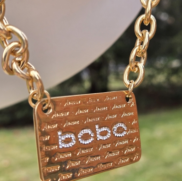 Bebe Gold Tone Chain Necklace Amour Plate Necklace NWT - Picture 7 of 16